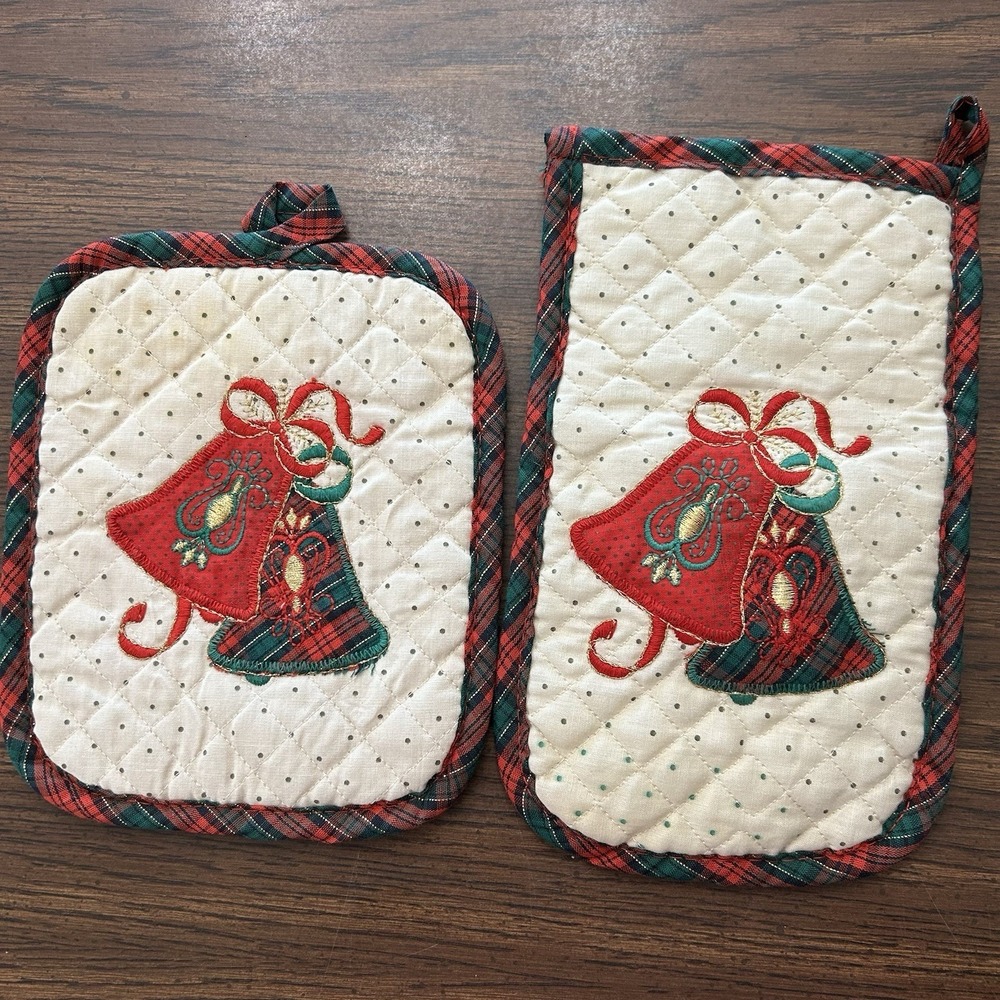 Vintage Christmas Bell Appliqué Quilted Pot Holder Mitt Set Tartan Plaid
